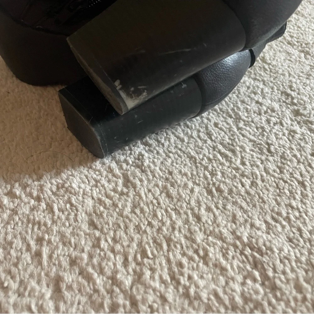 Cole Haan size 9 black leather booties with gold buckle - Picture 5 of 5